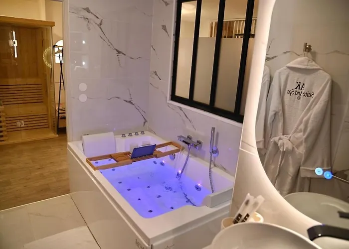 And Jacuzzi Sauna Proche Paris Apartmán *